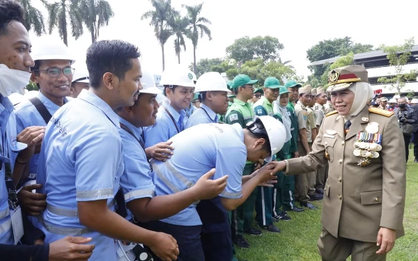 Peringati Bulan K3, Gubernur Khofifah Ajak Pelaku Dudika Budayakan K3