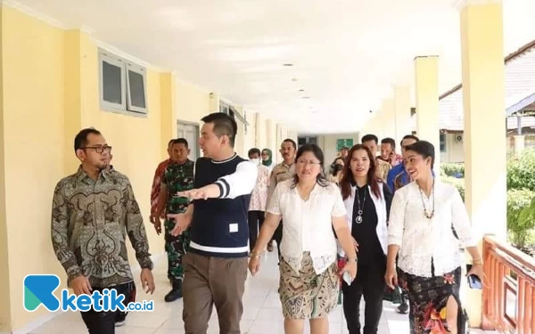 Thumbnail Berita - RSUD Kaimana Raih Predikat Paripurna Setara Bintang 5, Bupati Freddy Thie: Bukti Nyata Pelayanan Kesehatan Terbaik untuk Masyarakat