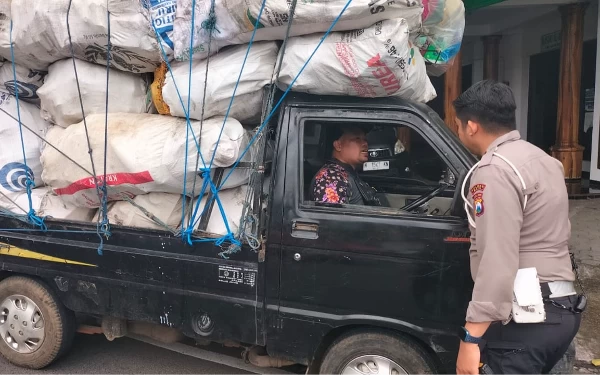 Cegah Kecelakaan, Satlantas Polres Batu Tindak Kendaraan ODOL