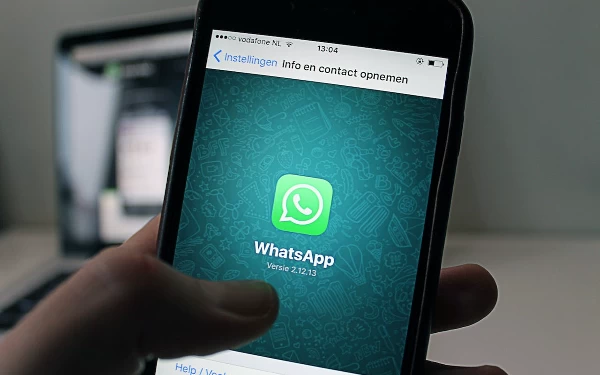 Thumbnail Cara Mengatasi Aplikasi WhatsApp yang Sudah Kadaluarsa