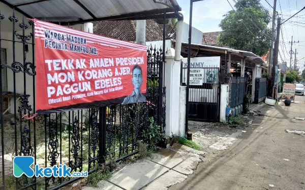 Thumbnail Berita - Muncul Banner Penolakan Terhadap Gibran di Kota Malang, Bawaslu Lakukan Penertiban