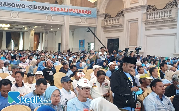 Thumbnail 2500 relawan Prabowo-Gibran dari berbagai kalangan ikut dalam apel akbar relawan Prabowo-Gibran, Sabtu (3/2/2024). (Foto: Khaesar/Ketik.co.id)