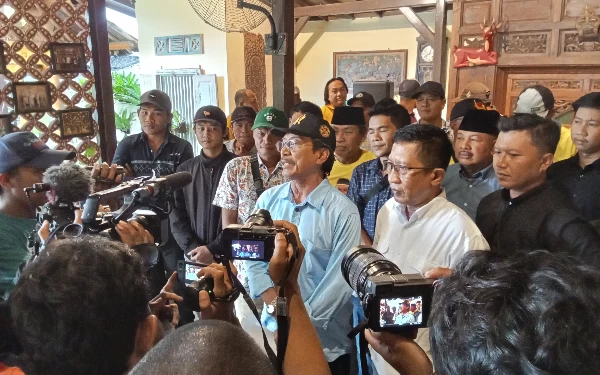 Thumbnail Petani Tebu Lumajang Deklarasikan Dukungan kepada Prabowo-Gibran