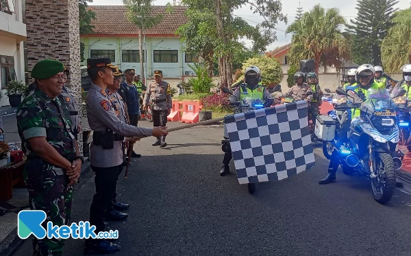 Thumbnail Berita - Jelang Pemilu, TNI-Polri di Kota Batu Lakukan Patroli Besar