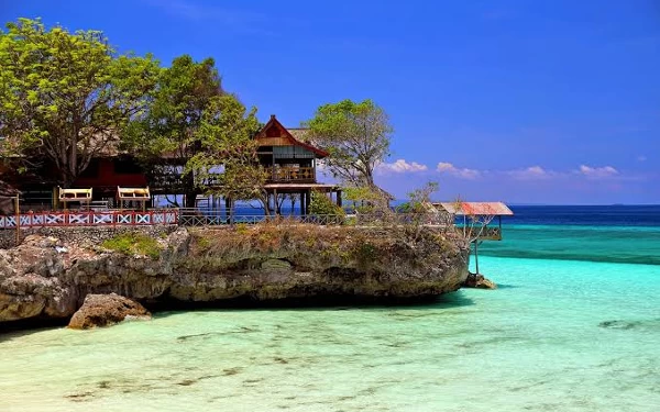 Foto Pemandangan pantai Tanjung Bira. (Foto: Dok. makassarguide.com)