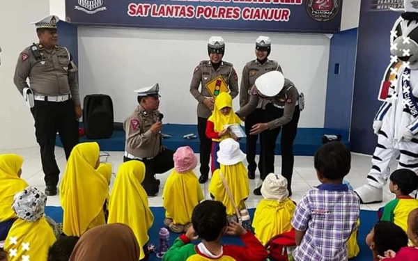 Thumbnail Cerita Anak TK di Cianjur Jadi Sahabat Polisi