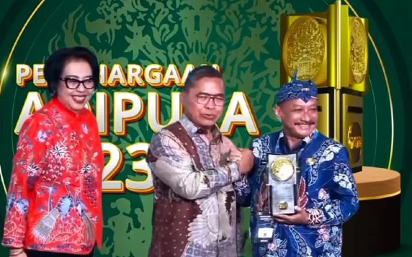 Bung Karna Berhasil Bawa Kabupaten Situbondo Kembali Raih Piala Adipura