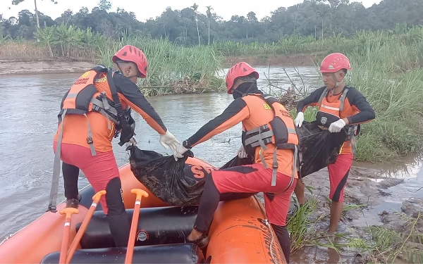 Thumbnail Berita - Dua Orang Korban Kecelakaan Perahu Ditemukan Tim SAR Gabungan Banyuasin