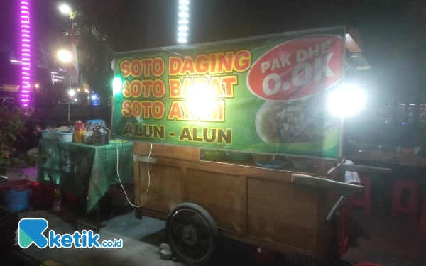 Soto Daging 'Pakdhe Ook' Solusi untuk Berbuka Puasa dan Sahur