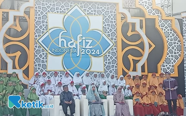 Thumbnail Nabilah Abdul Rahim Ajarkan Cara Menyempurnakan Harakat di Festival Hafiz Indonesia 2024 Surabaya