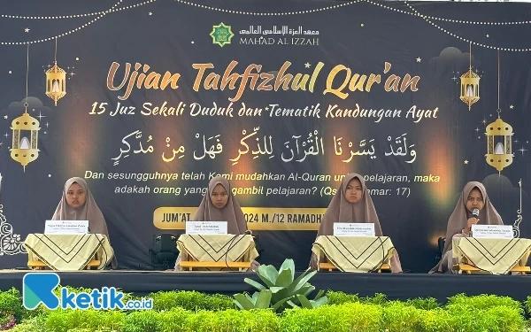 Al-Izzah IIBS Kota Batu Gelar Ujian Tahfidzul Qur'an 15 Juz Sekali Duduk