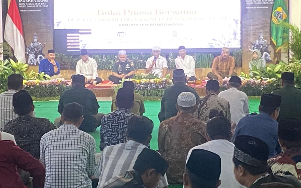 Kabar Gembira dari Pj Bupati Bondowoso saat Bukber, Siltap Perangkat Desa Ditransfer Hari Ini