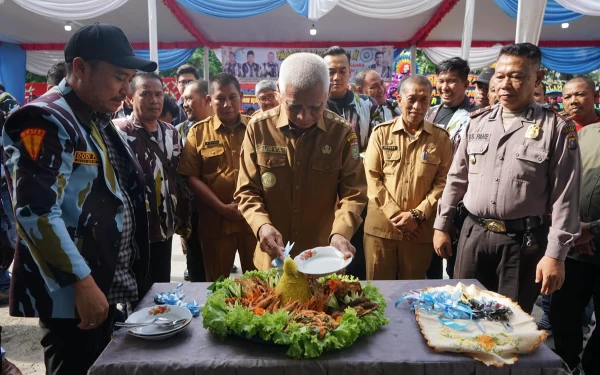 Thumbnail Potong Nasi Tumpeng, Bupati Asahan Resmikan Kantor DPD IPK Asahan