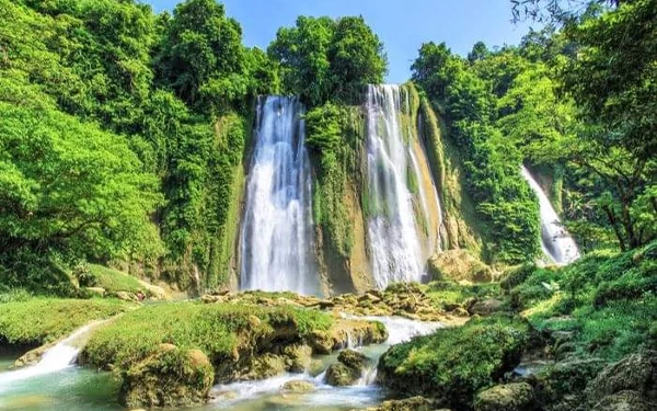 Thumbnail Indahnya Curug Cikaso Sukabumi, Lokasi Shooting yang Cocok untuk Healing