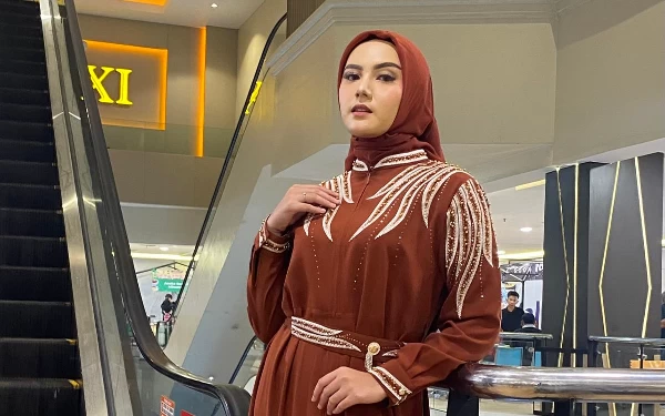 Thumbnail Fadilah Cahyaningtyas, Finalis Putri Hijabfluencer Jabar 2024 Bicara Pentingnya Kesehatan Mental