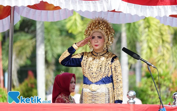 Kenakan Pakaian Adat Aceh, Pj Bupati Nagan Raya Fitriany Farhas Tampil Cantik di Upacara Hardiknas