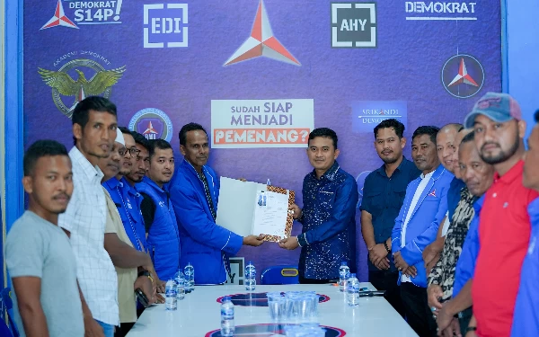 Thumbnail Berita - Joniadi Resmi Daftarkan Diri sebagai Bacabup Nagan Raya dari Partai Demokrat