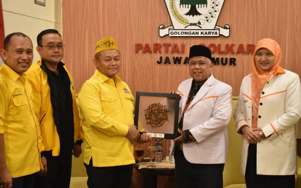 Jalin Komunikasi, PKS Datangi Kantor DPD Golkar Jatim