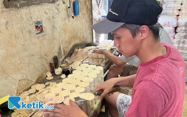 Thumbnail Pj Wali Kota Malang Janji Sampaikan Keluhan Pengrajin Keripik Tempe Sanan ke Pemerintah Pusat