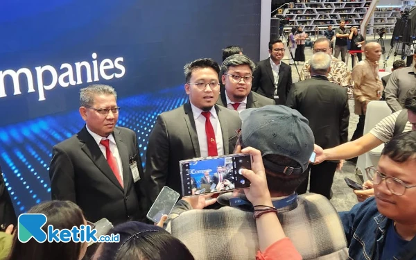 Foto Direktur Utama PT Indo American Seafoods ISEA Ibnu Syena Alfitra saat memberikan Keterangan pers usai pencatatan saham perdana (IPO) di Bursa Efek Indonesia, Jakarta, Senin (8/7/2024). (Foto: Naufal Ardiansyah/Ketik.co.id)