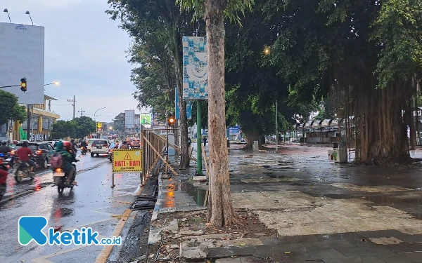 Thumbnail Berita - Renovasi Alun-Alun Jember, Sebulan Berjalan Proses baru Capai 10 Persen