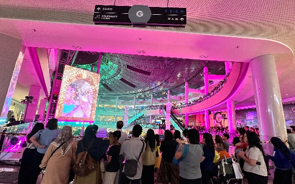 Spektakuler! Pakuwon Mal Surabaya Hadirkan Disney Light Show