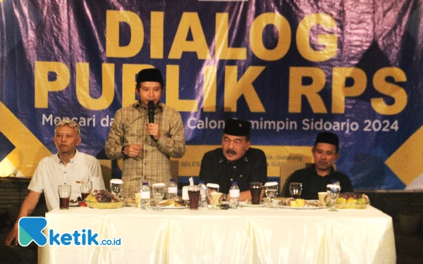 Foto Ketua DPD Partai Golkar Adam Rusydi mengajak parpol-parpol lain di Sidoarjo untuk membangun koalisi besar agar pembangunan Sidoarjo bisa lebih baik lagi. (Foto: Fathur Roziq/Ketik.co.id)