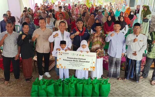 Foto Foto bersama YBSI, RMI NU Jatim, RSUD Dolopo Madiun. (Foto: YBSI)