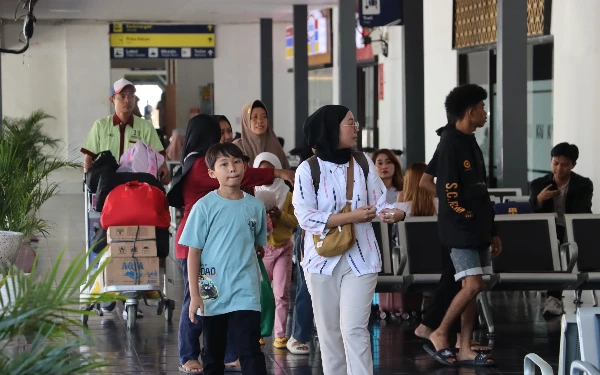 Foto Situasi stasiun Madiun saat masa libur sekolah /Kurniawan (foto : dok KAI)