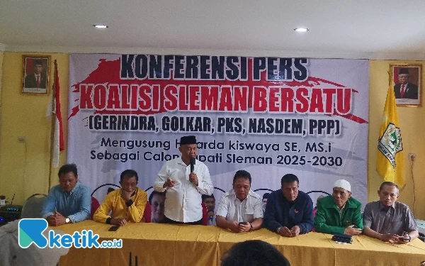 Foto Jumpa pers Koalisi Sleman Bersatu
menjelang deklarasi dukungannya untuk Harda Kiswaya sebagai Bacabup Sleman 2025-2030, Kamis (17/7/2024). (Foto: Fajar Rianto/Ketik.co.id)