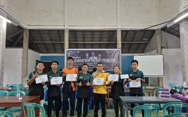 Foto SMAN 1 Kongbeng  keterampilan Multimedia raih Desain Mug Terbaik dari Dinas Pemuda & Olahraga Kaltim (Foto: dok. Dual Track)