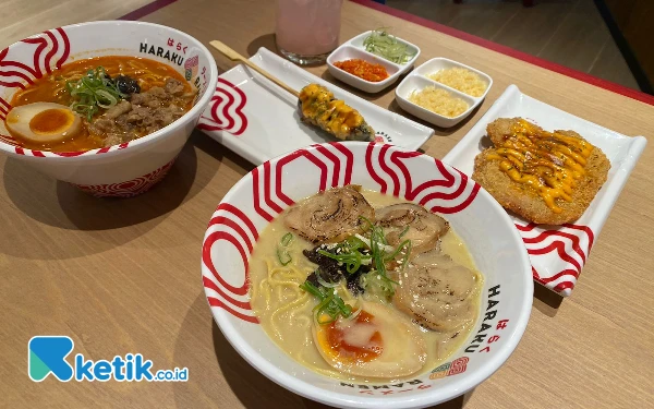 Foto Potret tori paitan ramen dan sapporo ramen di Haraku Ramen. (Foto: Shinta Miranda/Ketik.co.id)