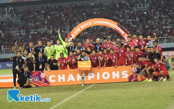 Foto Indonesia U-19 menjadi juara Piala AFF U-19 2024 di Gelora Bung Tomo (GBT) Surabaya, Senin (29/7/2024). (Foto: Khaesar/Ketik.co.id)