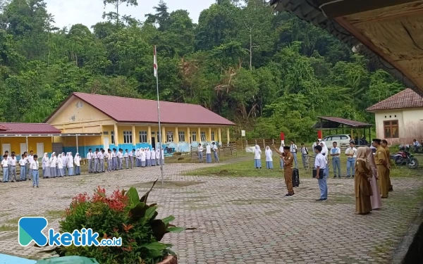 Kepsek SMA Negeri 3 Sinabang: HUT RI Ke-79 Motivasi Semua Golongan