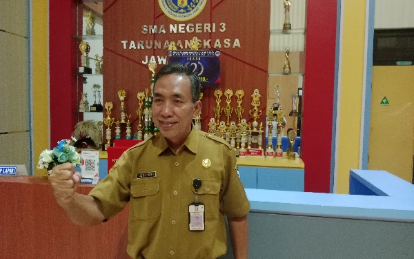 Foto kepala SMAN 3 Taruna Angkasa Madiun Agus Supriyono / Kurniawan ( Foto : ketik.co.id)