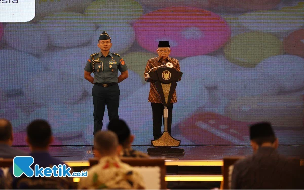 Foto Wapres Ma'ruf Amin Berikan Penghargaan UHC Awards kepada 493 Kepala Daerah. ( Foto: dok BPJS kesehatan for Ketik.co.id)