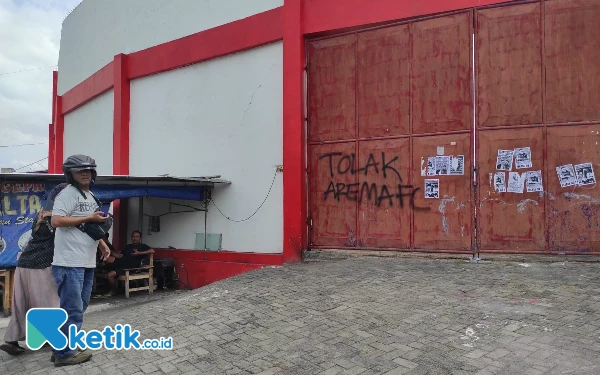 Foto Vandalisme yang terjadi di Stadion Supriyadi Kota Blitar jelang pertandingan Arema FC vs Dewa United. (Foto: Istimewa)