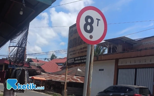 Thumbnail Sat Lantas Polres Pasaman Barat Amankan Truk Sawit Melanggar Rambu Jalan