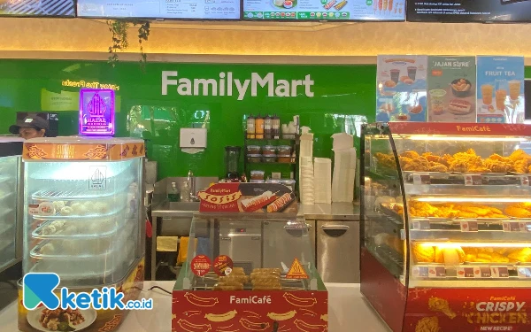 Foto Pilihan menu siap saji dari FamilyMart Jalan Tunjungan. (Foto: Shinta Miranda/Ketik.co.id)