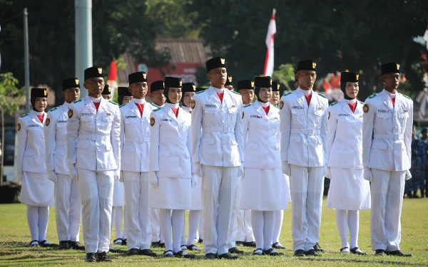 Foto Upacara peringatan HUT ke-79 ini melibatkan 75 anggota Paskibraka Kabupaten Sleman. Jumlah tersebut merupakan yang terbanyak dari tahun-tahun sebelumnya. (Foto: Humas Pemkab Sleman/Ketik.co.id)