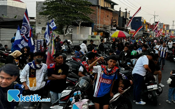 Thumbnail Berita - Aremania Diminta Patuhi Larangan ke Stadion Si Jalak Harupat dalam Duel Arema FC Vs Persib Bandung