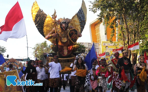 Foto Karang Taruna Krajan Jaya Desa Jumputrejo, Kecamatan Sukodono, menampilkan kreasi bernuansa etnik local wisdom. (Foto; Fathur Roziq/Ketik.co.id).