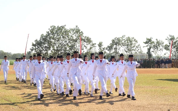 Foto Pasukan terdiri dari 22 perempuan dan 19 laki-laki. (Foto: Istimewa/Dok SMAN 1 Karas)