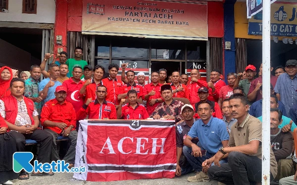 Foto Konferensi pers Partai Aceh di Blangpidie terkait isu dukungan ganda di Pilkada Abdya, Kamis, 22 Agustus 2024. (Foto: Cutbang Ampon/Ketik.co.id)