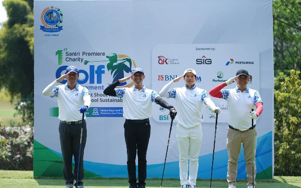 Foto Para pegolf berfoto bersama dalam turnamen golf yang digelar Hebitren (Foto: Dok. Hebitren)