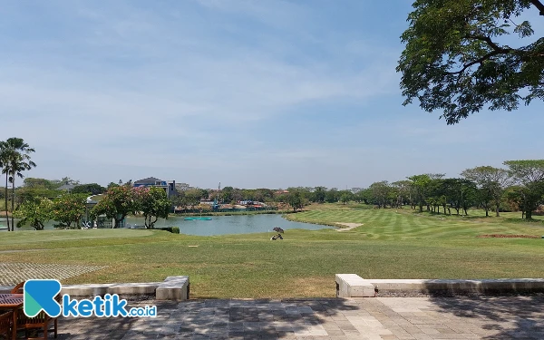 Foto Suasana lapangan Ciputra Golf Club and Resto. (Foto: Husni Habib/Ketik.co.id)