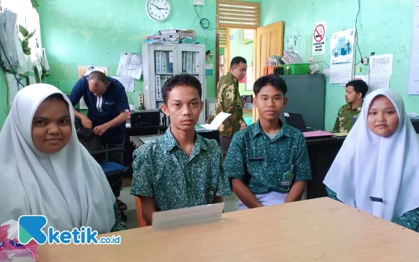 Thumbnail Empat Siswa MAN Aceh Singkil Raih Medali di FOSBI 2024