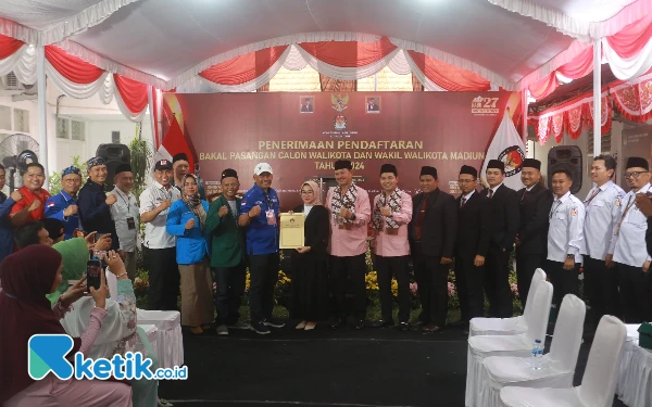 Foto Pasangan Madiun bersama parpol pengusung dan pendukung /Kurniawan (foto : ketik. co. Id)