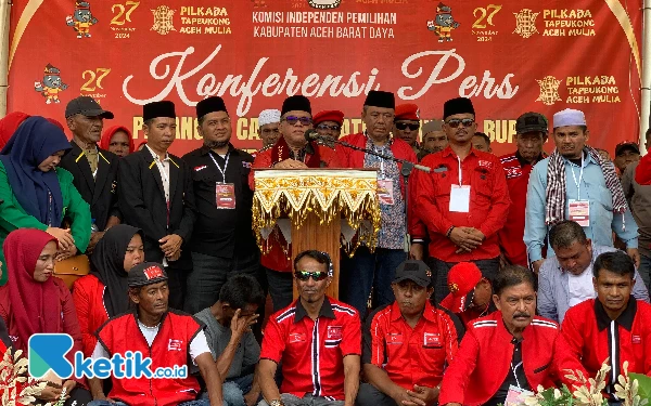 Foto Konferensi pers pasangan Jufri-Fakhruddin di KIP Abdya, Kamis, 29 Agustus 2024. (Foto: Cutbang Ampon/Ketik.co.id)