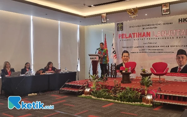 Foto Direktur Perdata Ditjen AHU, Constantius Kristomo SS MH saat menutup kegiatan pelatihan lanjutan HKPI di Yogyakarta.  (Foto: Fajar Rianto/Ketik.co.id)